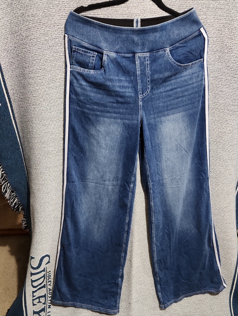 HALARA Blue Wide-Leg Jeans with Light Blue Side Stripe